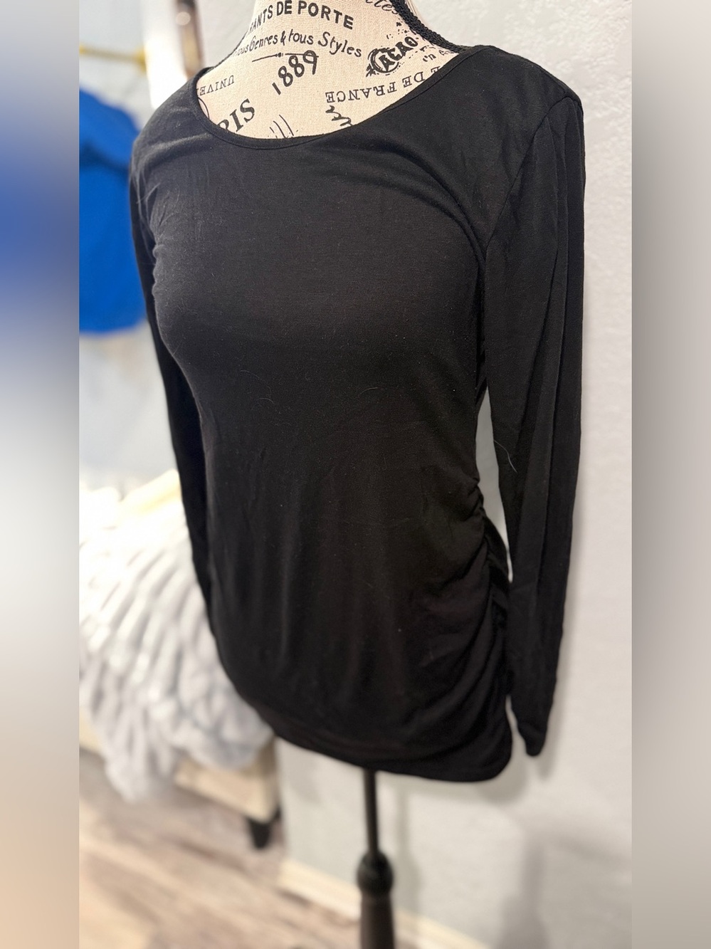 Black Long Sleeve Maternity Top Size Medium | Scoop Neck Amazon - Picture 3 of 8